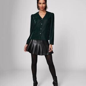 Untuckit Women’s Gabby Green Velvet Button Down Blouse sz M